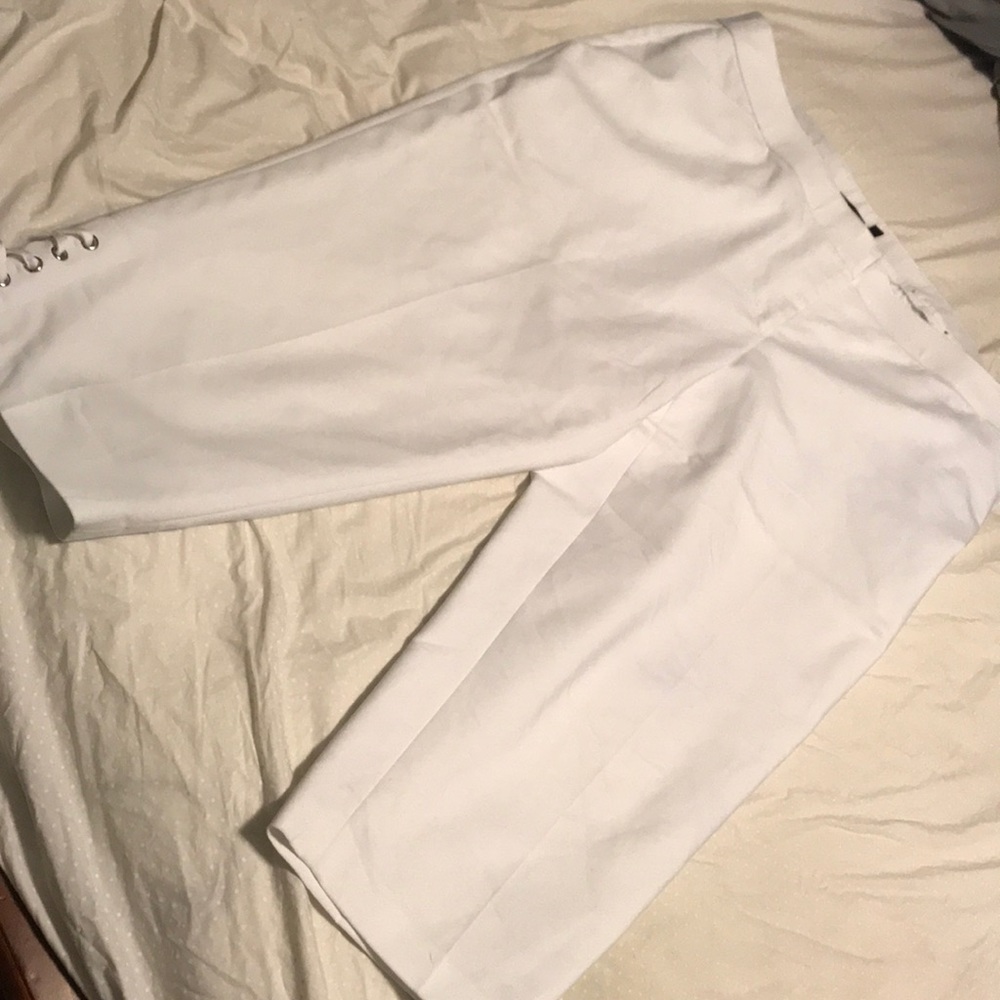 White Rafaella Capri Pants 16W